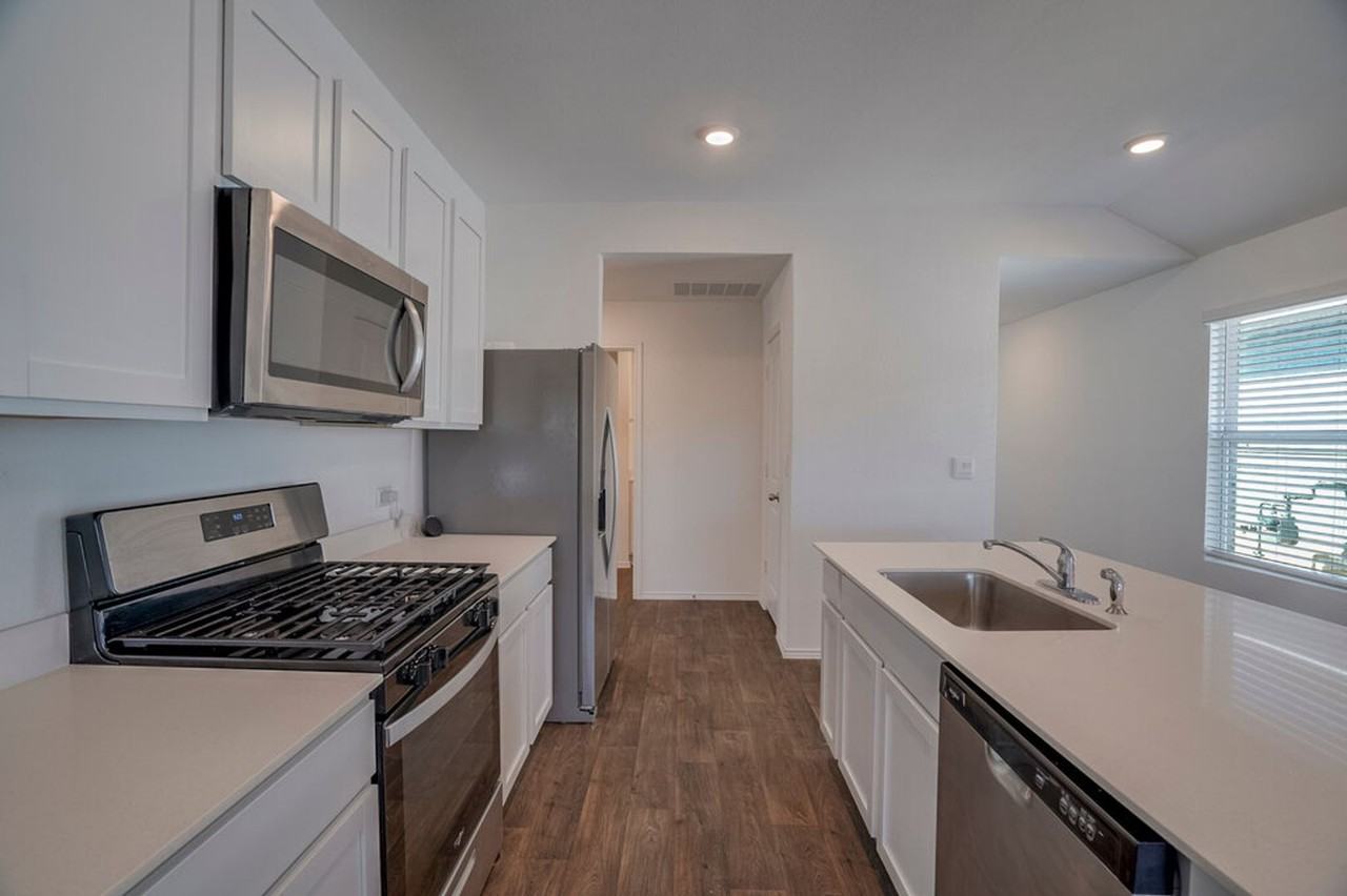 12317 Silversmith Ln - Photo 4 of 19