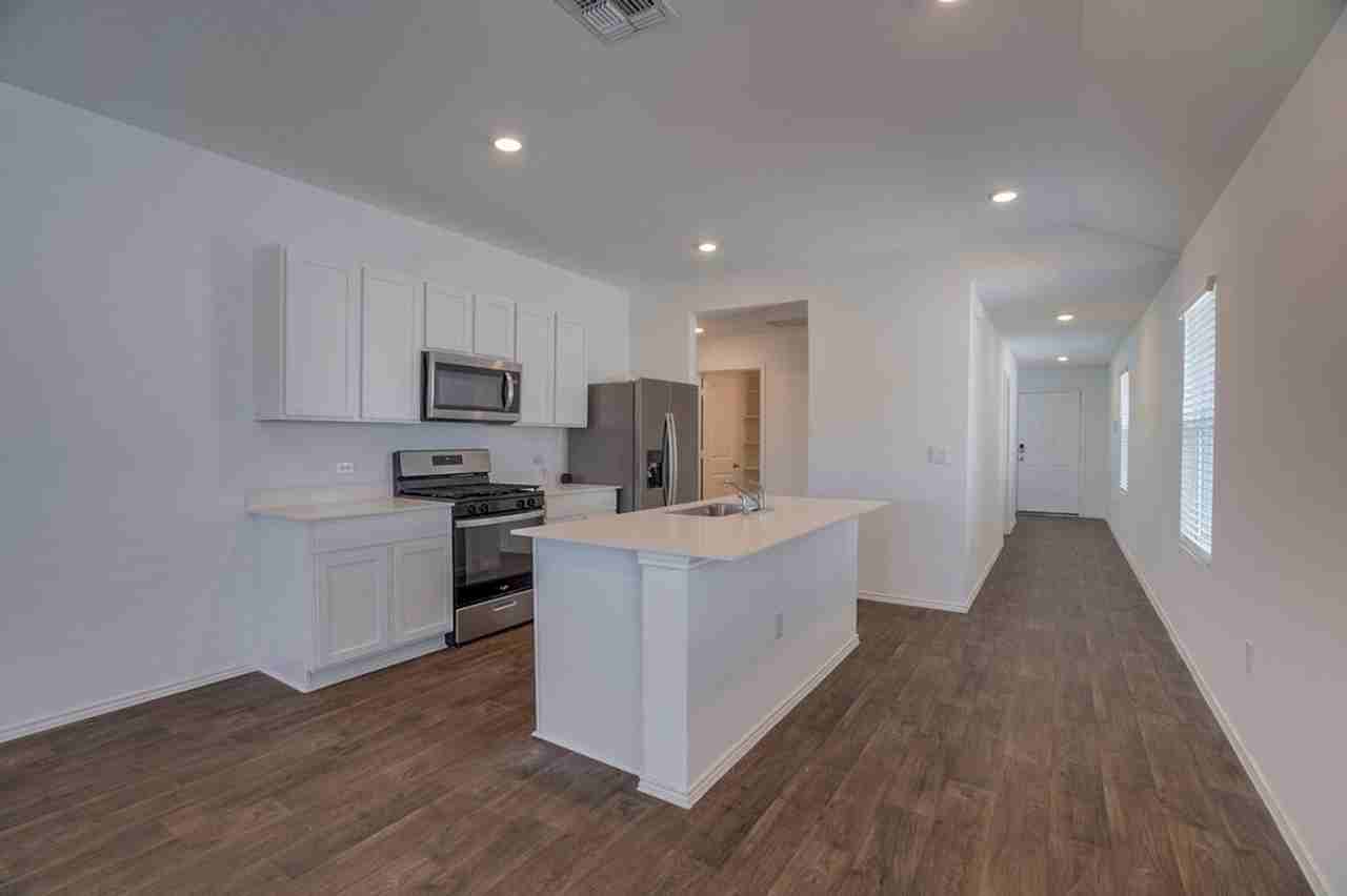 12317 Silversmith Ln - Photo 5 of 19
