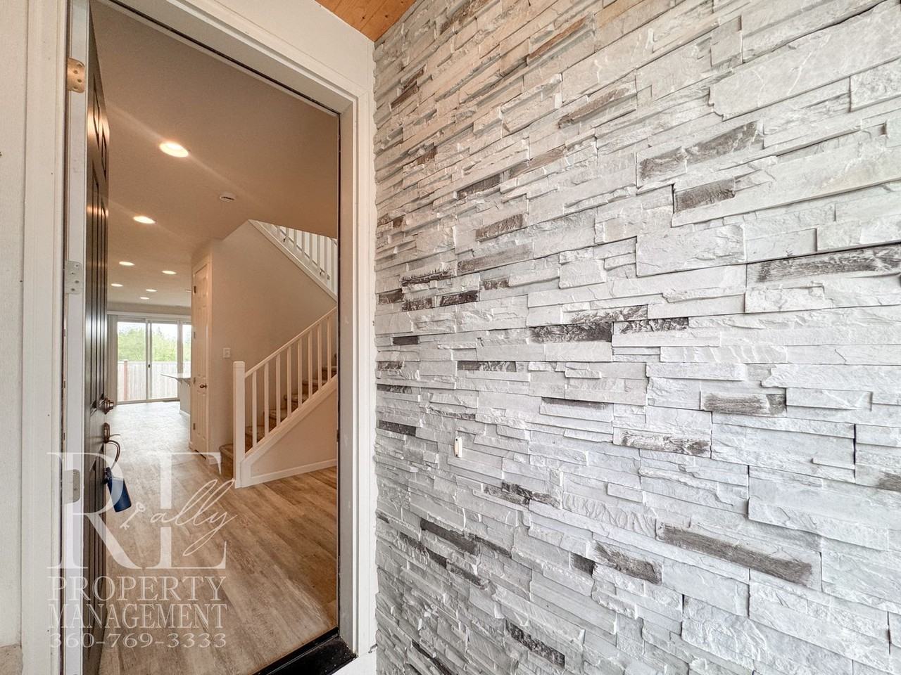 10352 Chimes Pl Nw - Photo 3 of 32