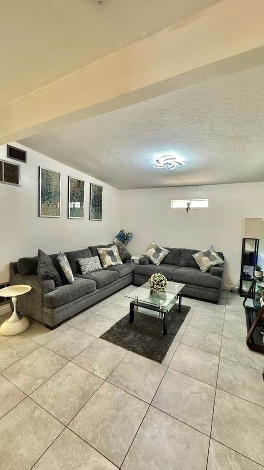 3940 67th Ave N - Photo 5 of 33