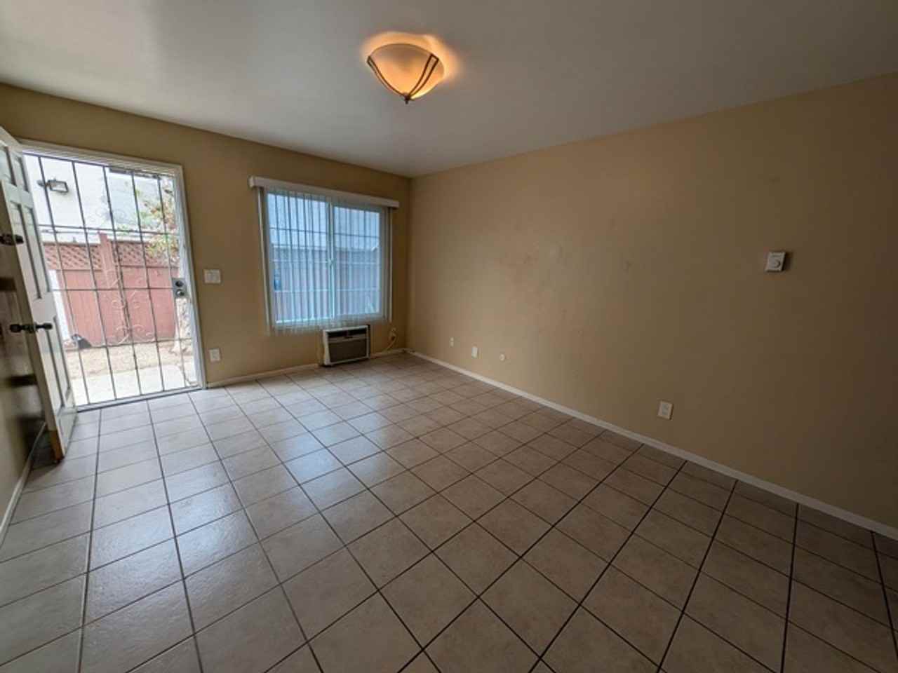 1135 Helix St #4 - Photo 2 of 13