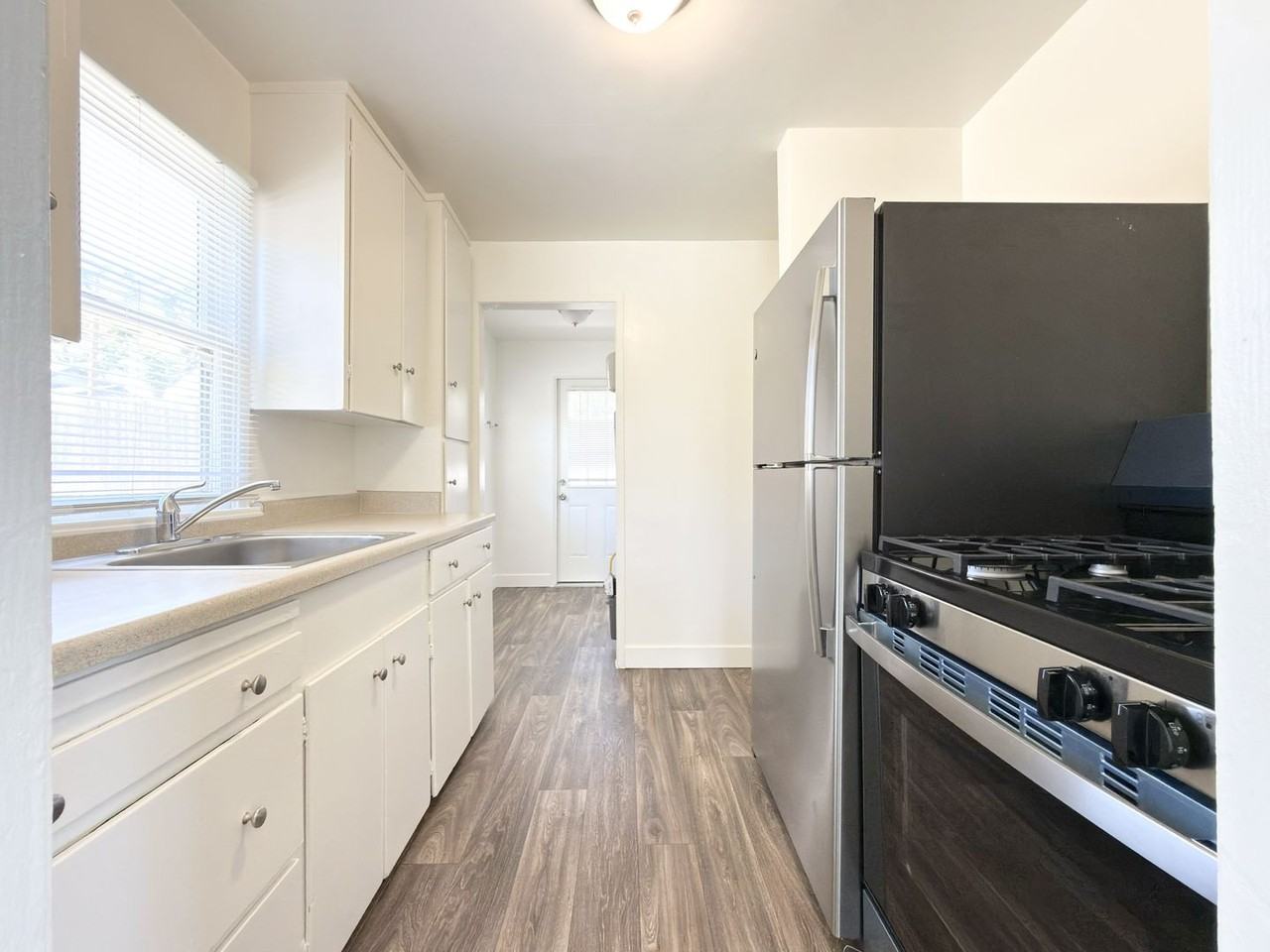 316 Washington St - Photo 5 of 15