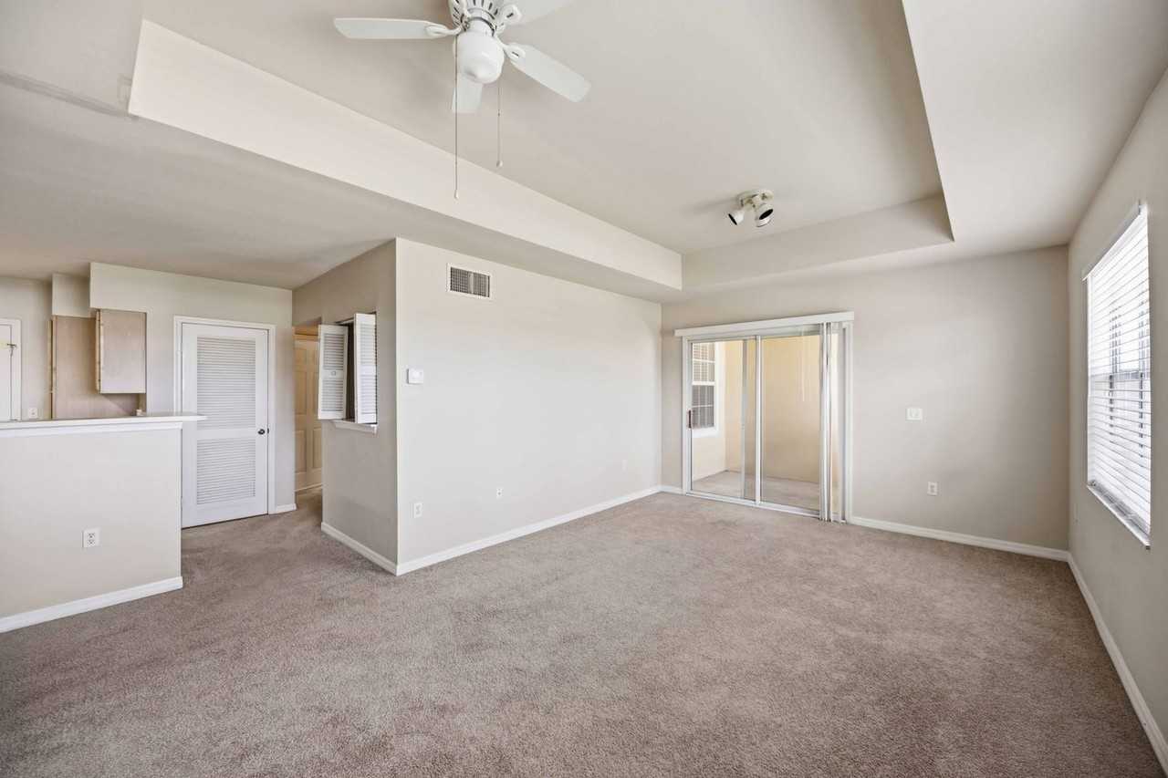 1195 Villagio Cir #206 - Photo 5 of 34