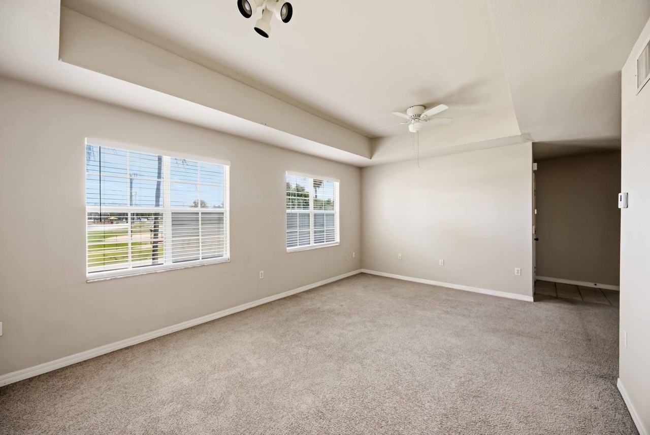 1195 Villagio Cir #206 - Photo 7 of 34