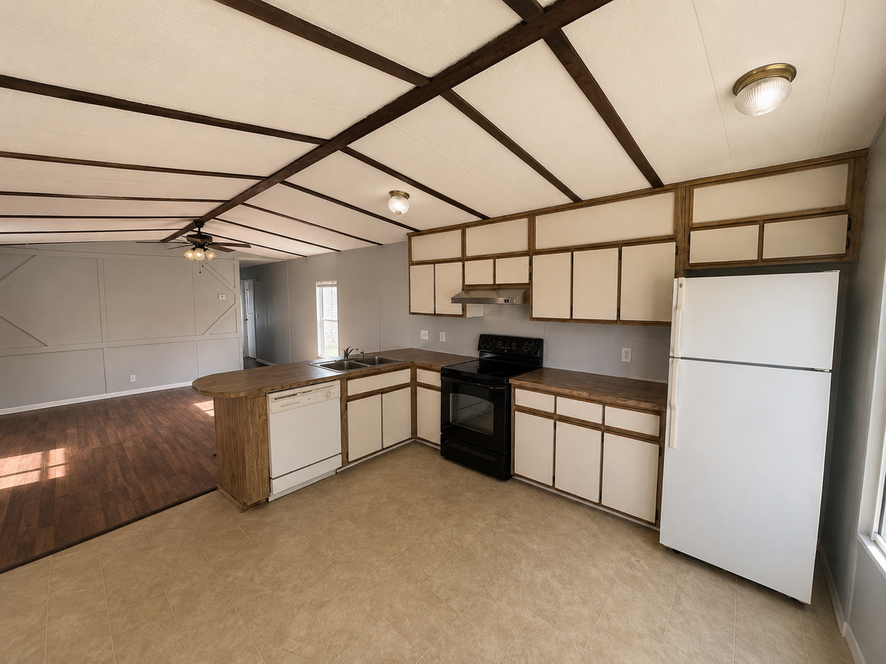 32613 Whaleys Loop - Photo 3 of 9
