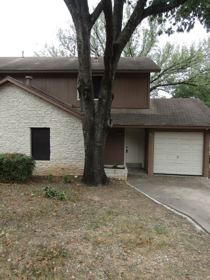 812A Ramble Ln - Photo 2 of 18