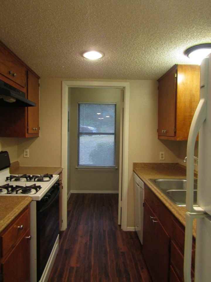 812A Ramble Ln - Photo 6 of 18