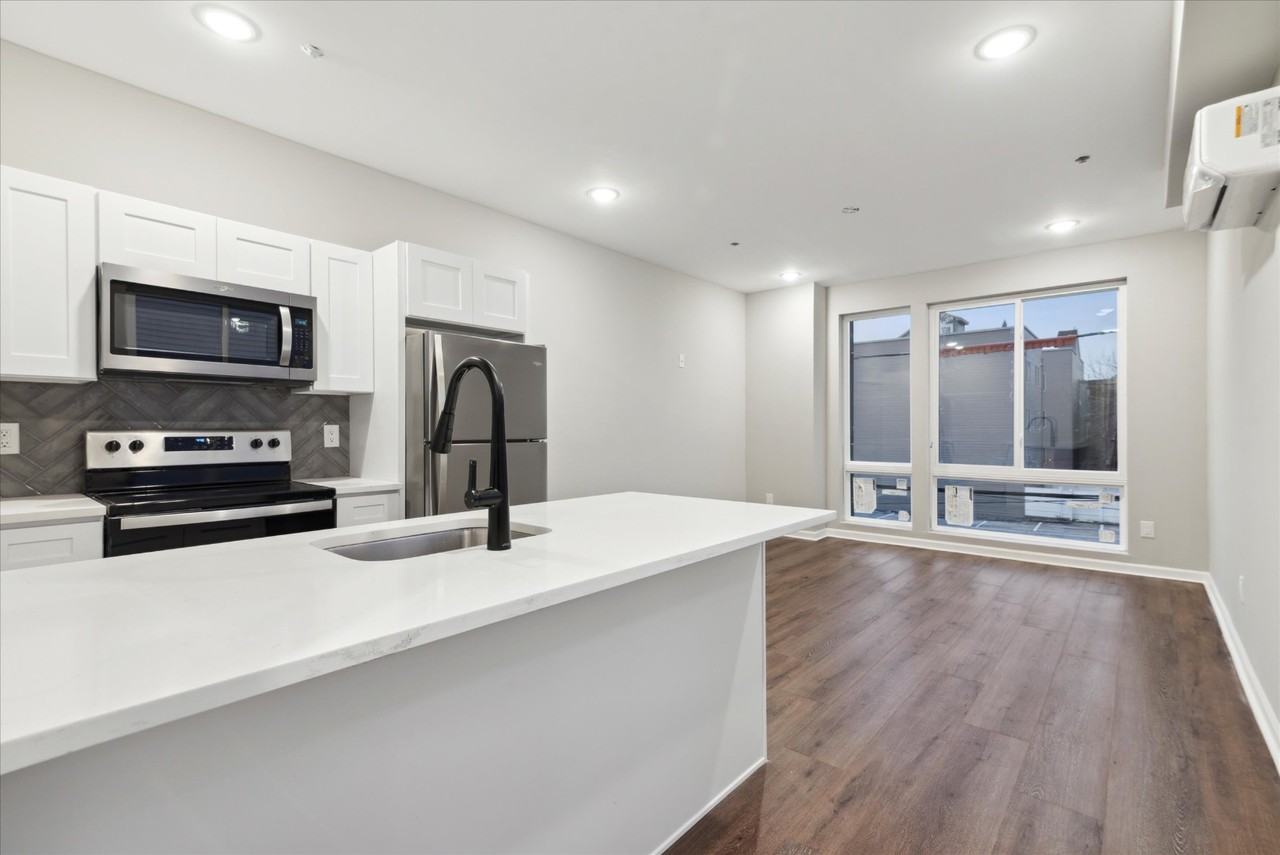 1230 N Marshall St - Photo 5 of 14