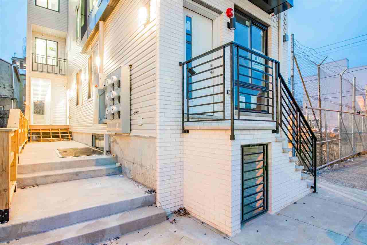 1230 N Marshall St - Photo 7 of 14