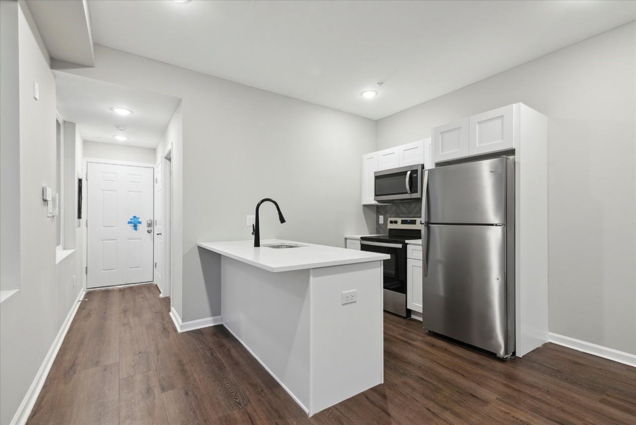1230 N Marshall St - Photo 7 of 24
