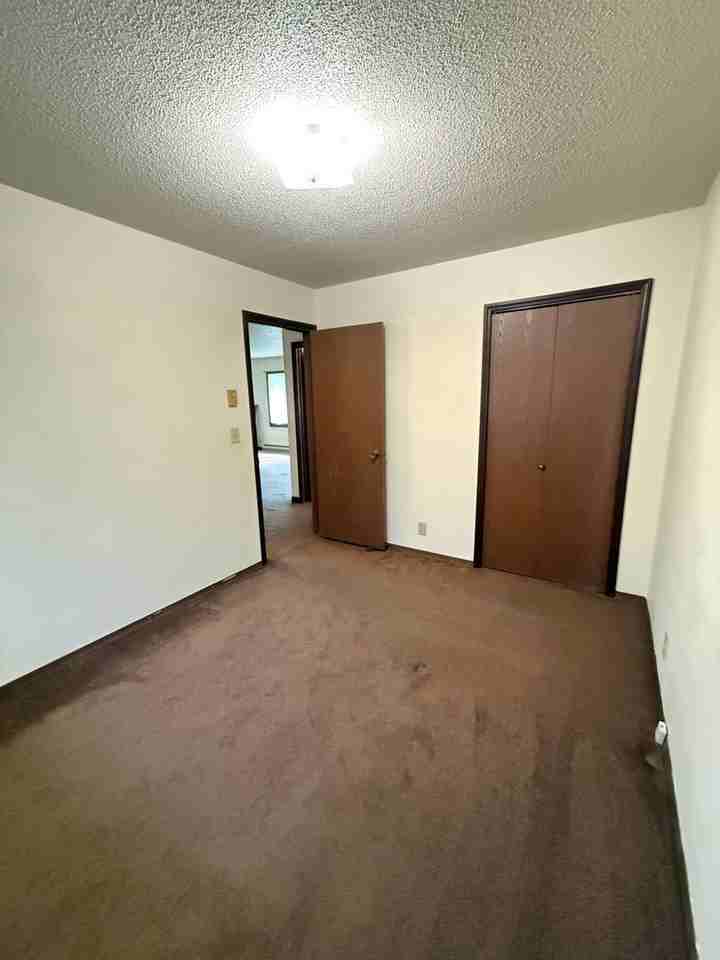 1012 Sunset Ln - Photo 7 of 12