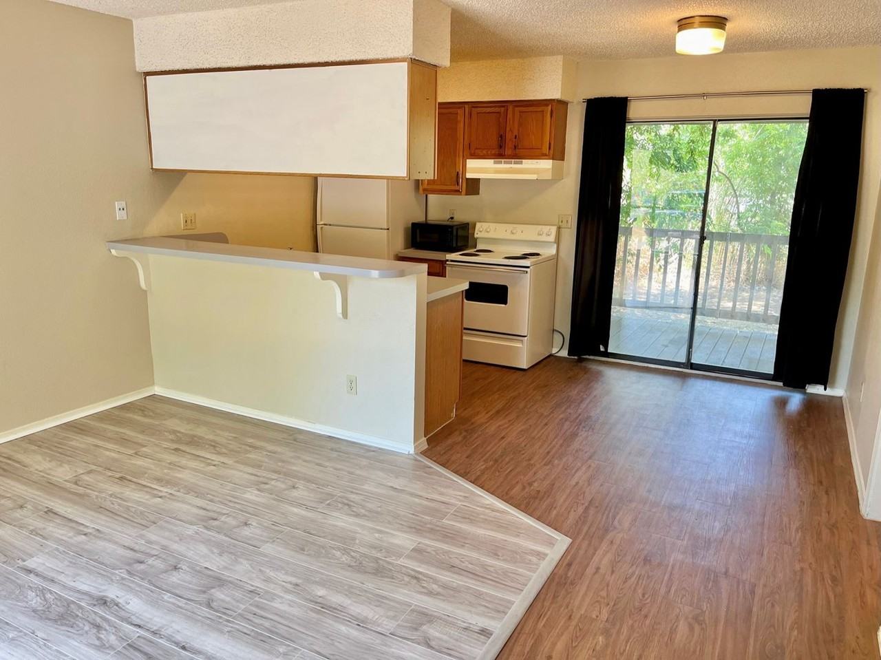 112 Hillside Cv - Photo 4 of 20