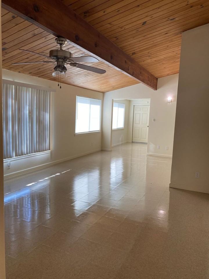 3301 Dwight St - Photo 3 of 14