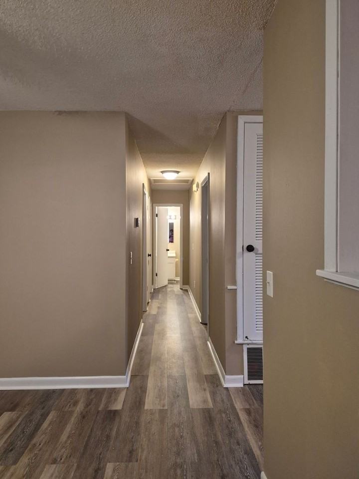 145 Deerwood Ct - Photo 6 of 21