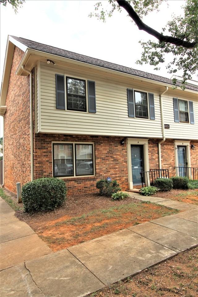 6424 Old Pineville Rd #A - Photo 2 of 24
