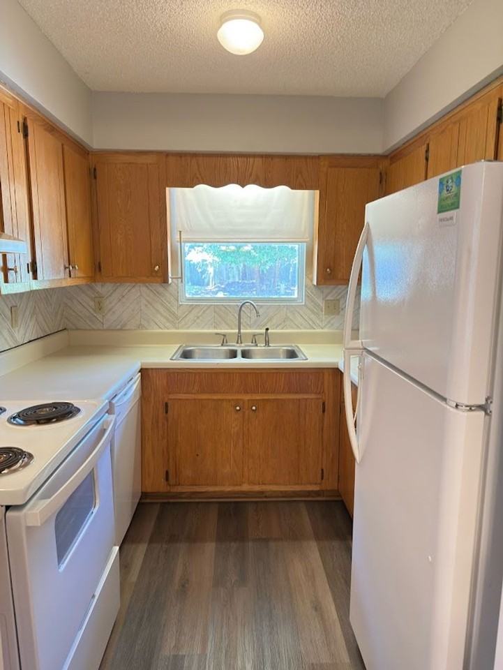 137 Royal Cir - Photo 7 of 19