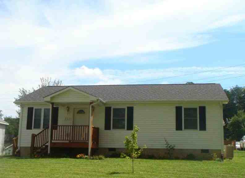 818 13th St - Photo 2 of 7