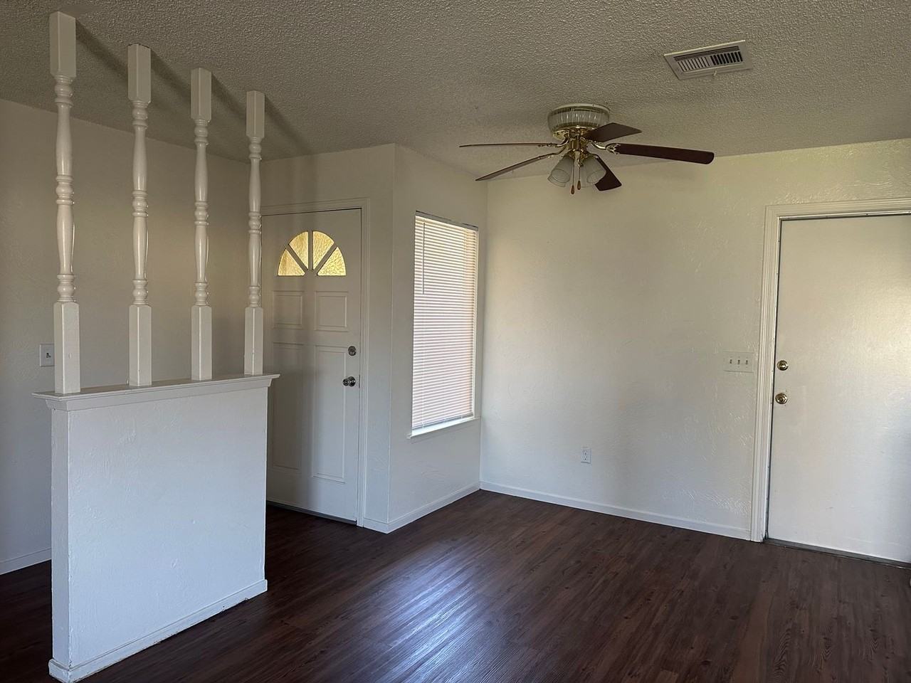 247 S Simon St - Photo 4 of 16