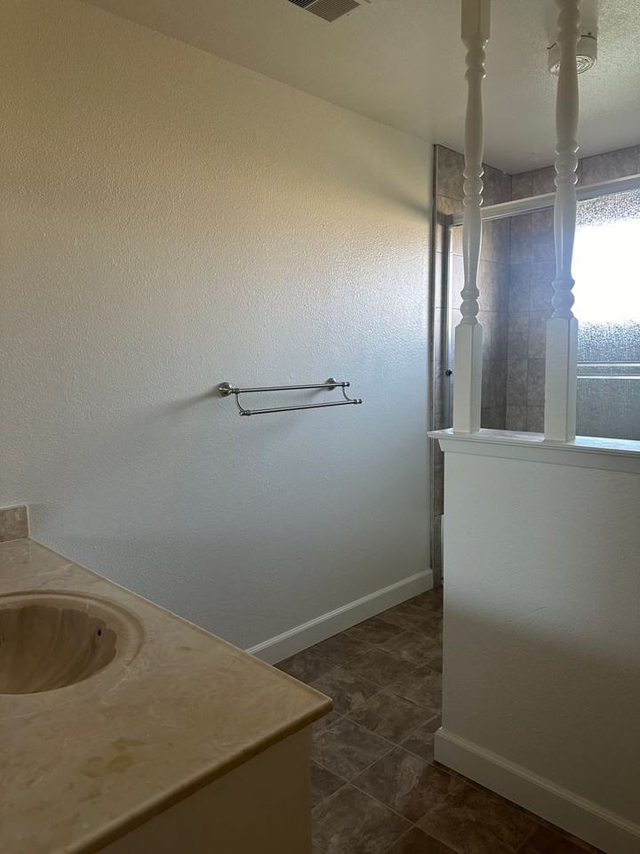 247 S Simon St - Photo 6 of 16