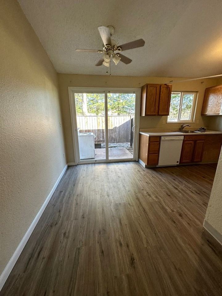 18770 Nw Shadow Ln - Photo 2 of 5