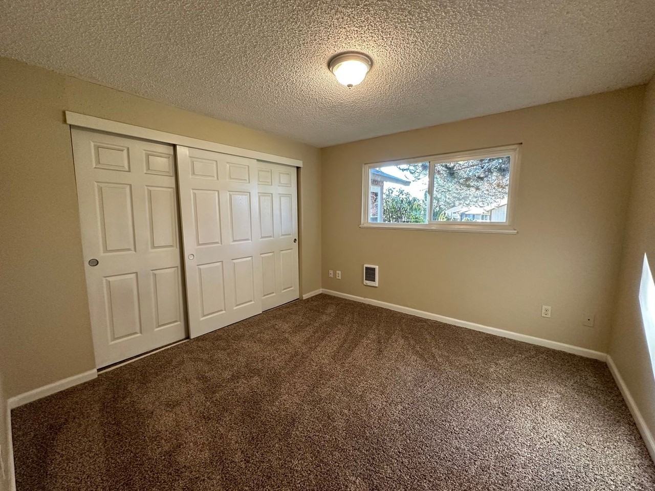 18770 Nw Shadow Ln - Photo 3 of 5