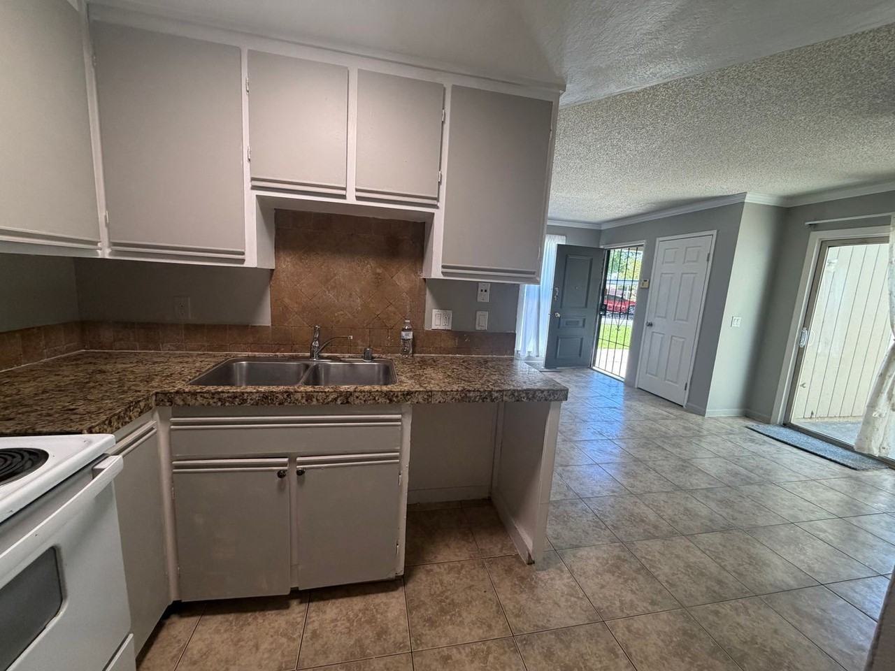 124 Del Norte Ct - Photo 2 of 15