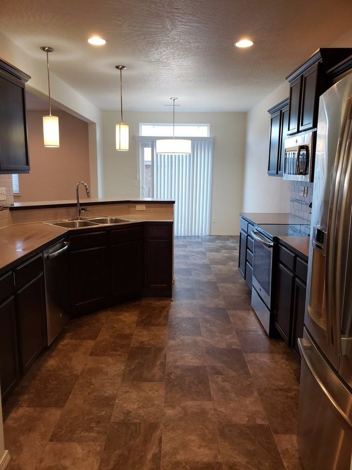 1845 Adelman Loop - Photo 2 of 10