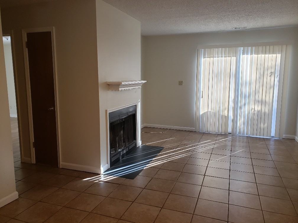 316 Kentucky Dr - Photo 4 of 6