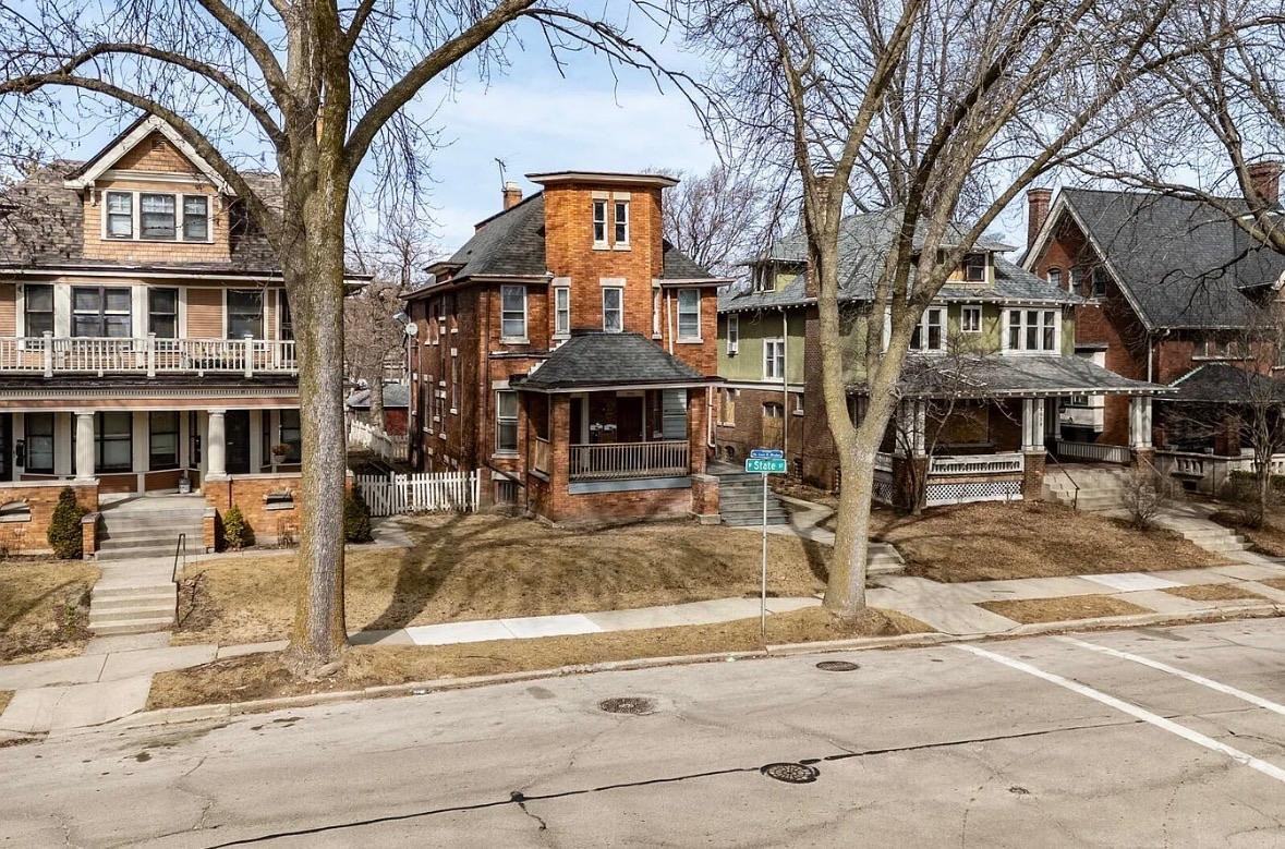 3034 W State St - Photo 3 of 17