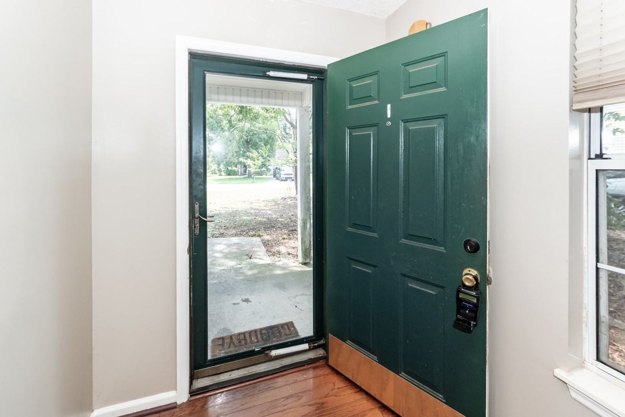8408 Battle Forest Dr - Photo 2 of 27
