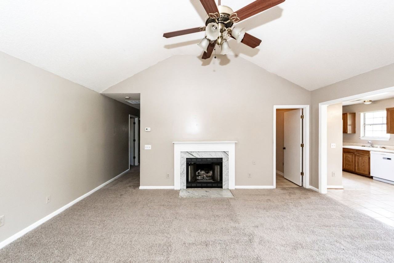 8408 Battle Forest Dr - Photo 5 of 27