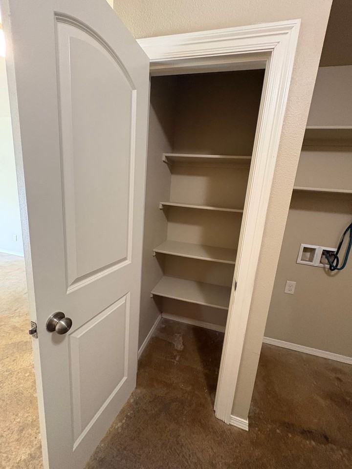 2308 Queens Hwy - Photo 5 of 11
