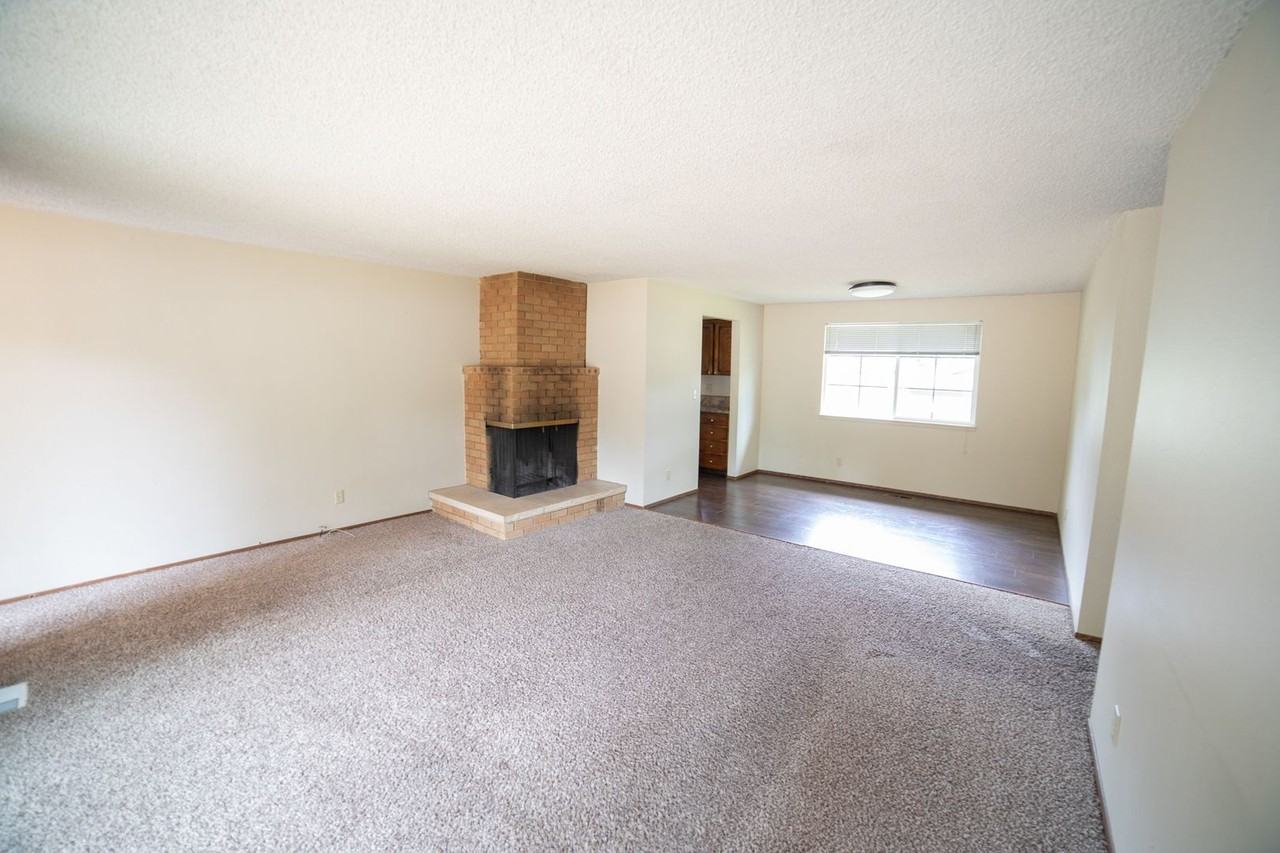2311 19th St - Photo 5 of 27