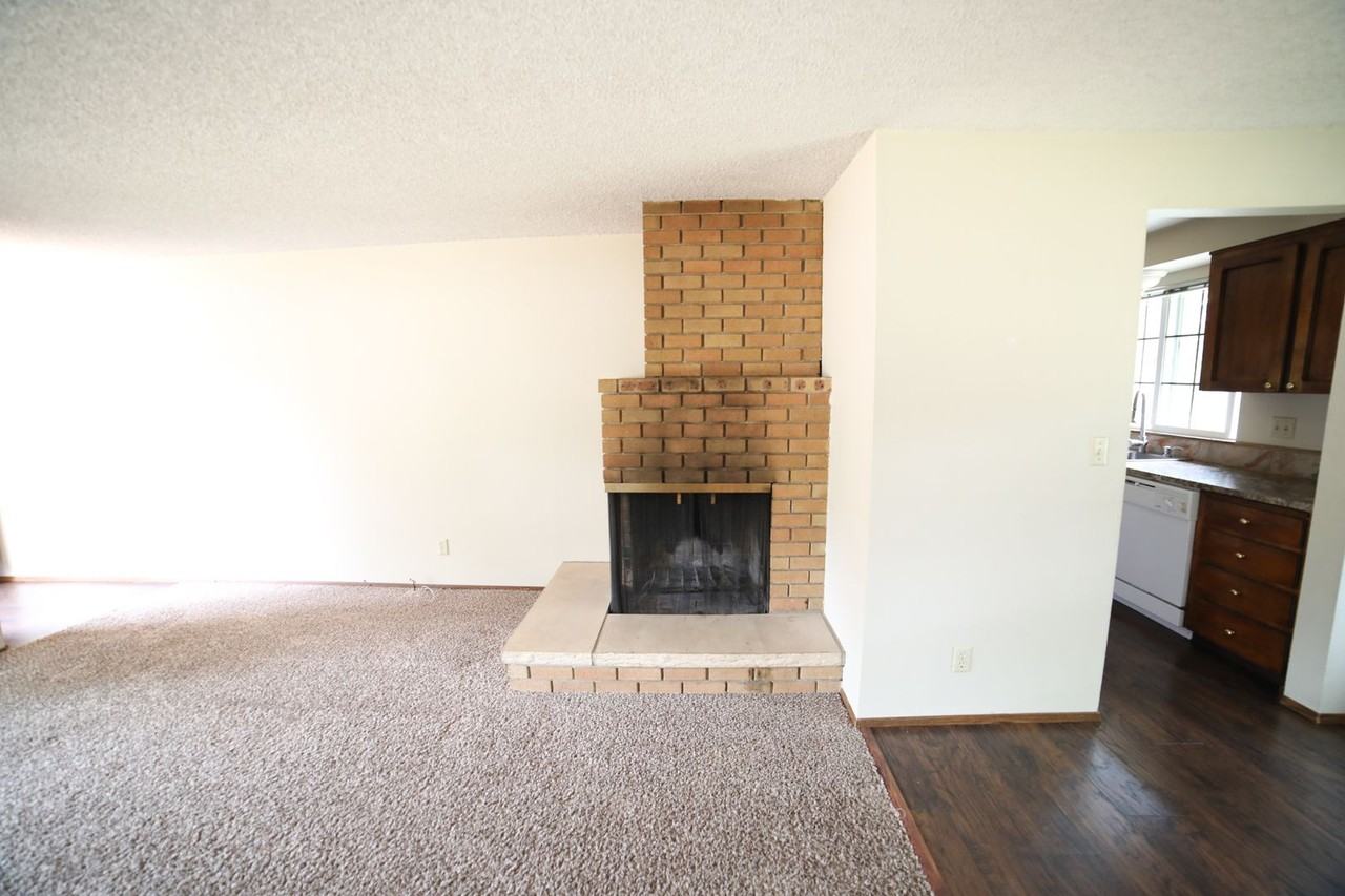 2311 19th St - Photo 6 of 27