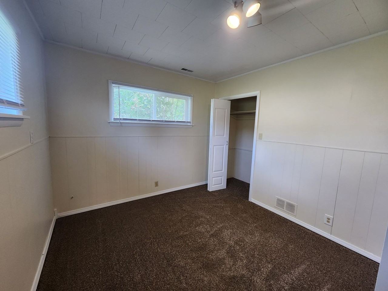 4339 N 18th St - Photo 7 of 11