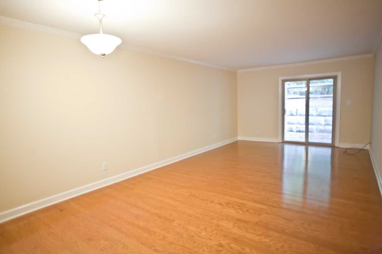 1513 E Franklin St Apt 107a - Photo 7 of 12