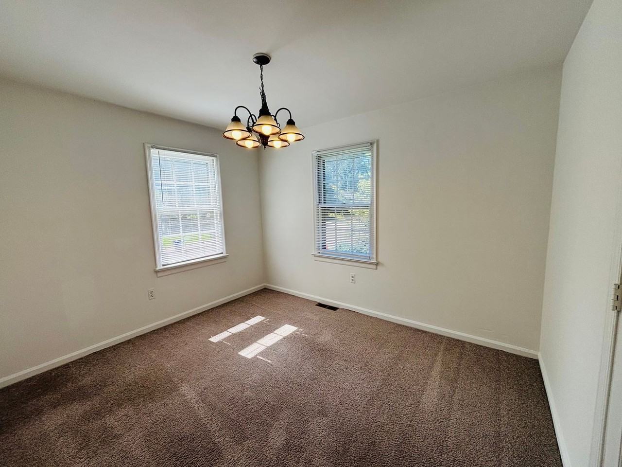 702 Cambridge Rd - Photo 7 of 25
