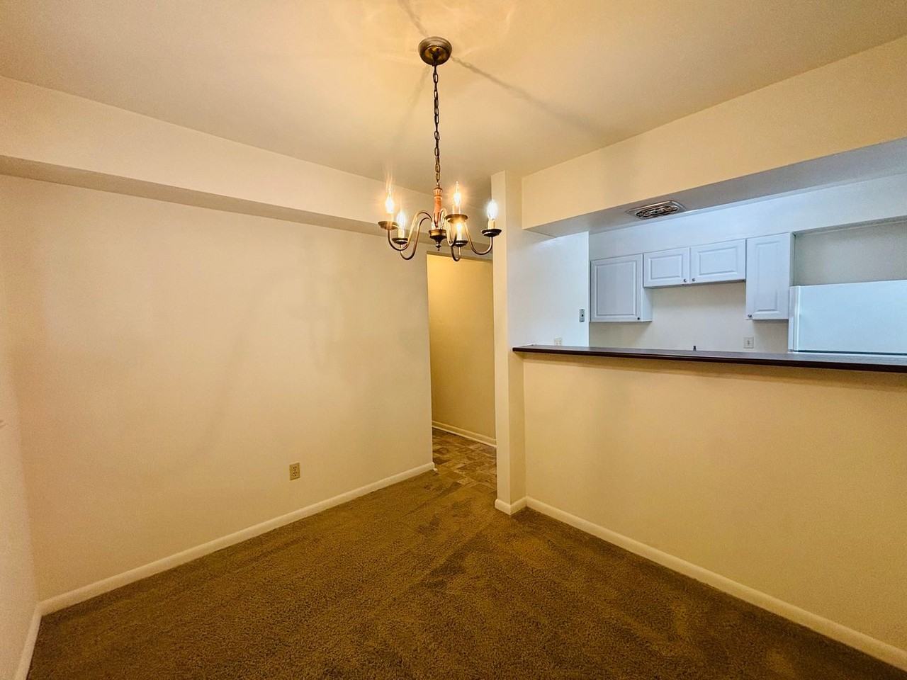 446 Marlington St - Photo 7 of 14