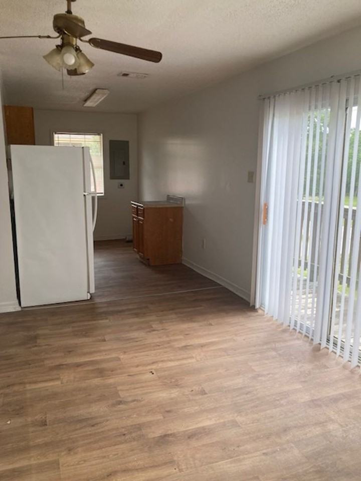 353 Morton Ave - Photo 5 of 9