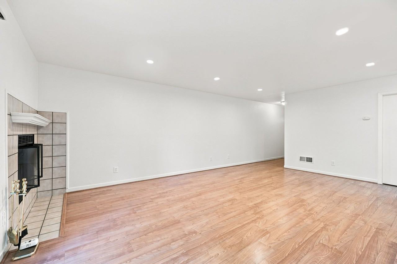 320 Grapevine Pl - Photo 5 of 43