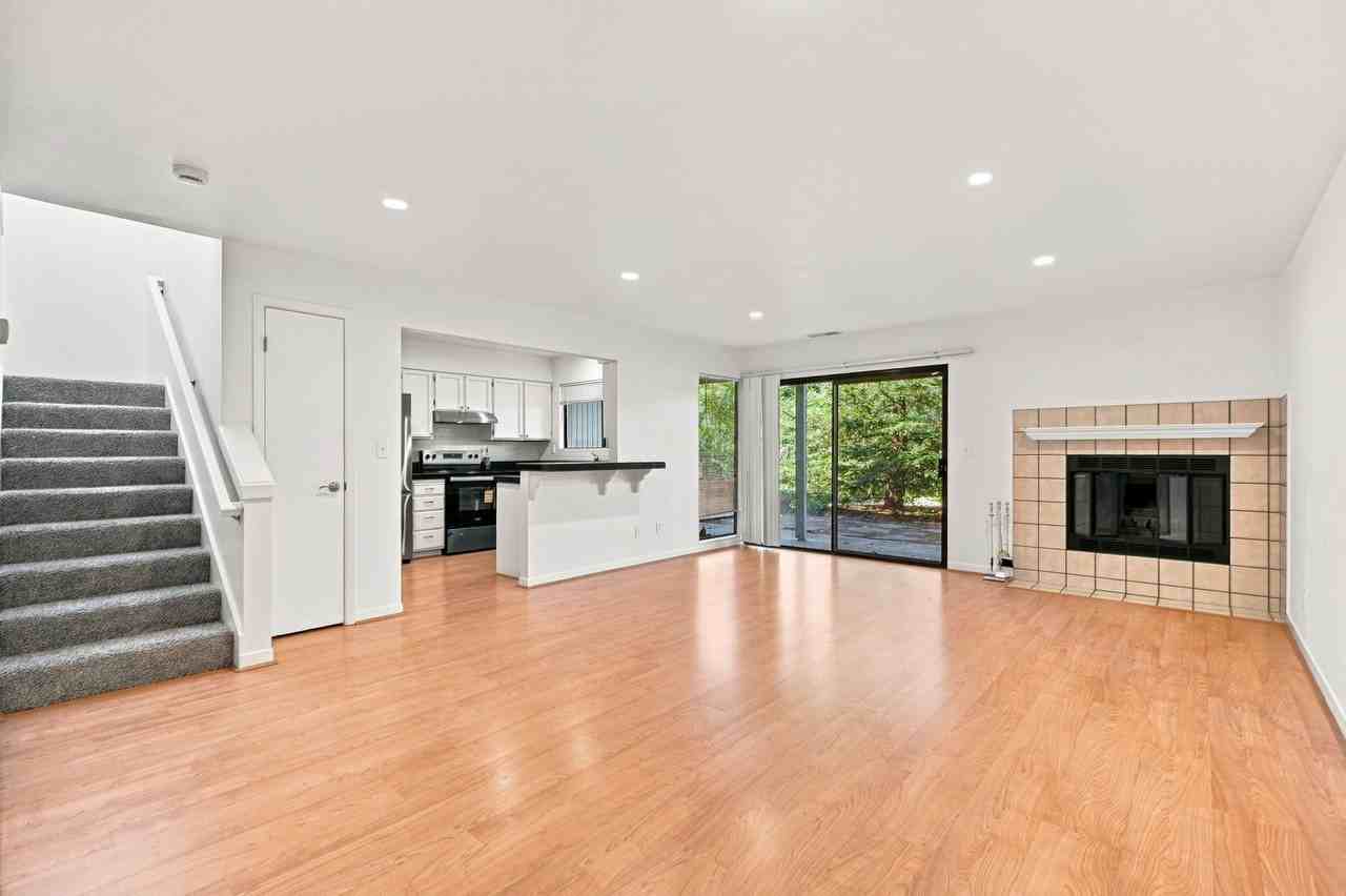 320 Grapevine Pl - Photo 6 of 43