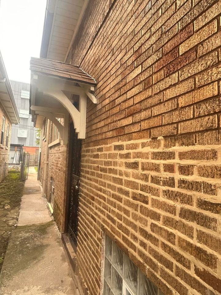 8740 S Justine St - Photo 2 of 25
