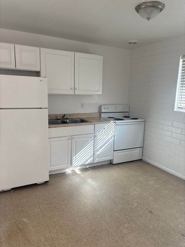 Apartment kitchen at Gran Jardin.
