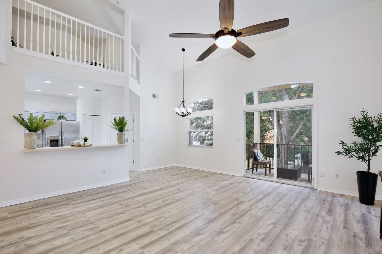 696 Seabrook Ct #202 - Photo 5 of 34