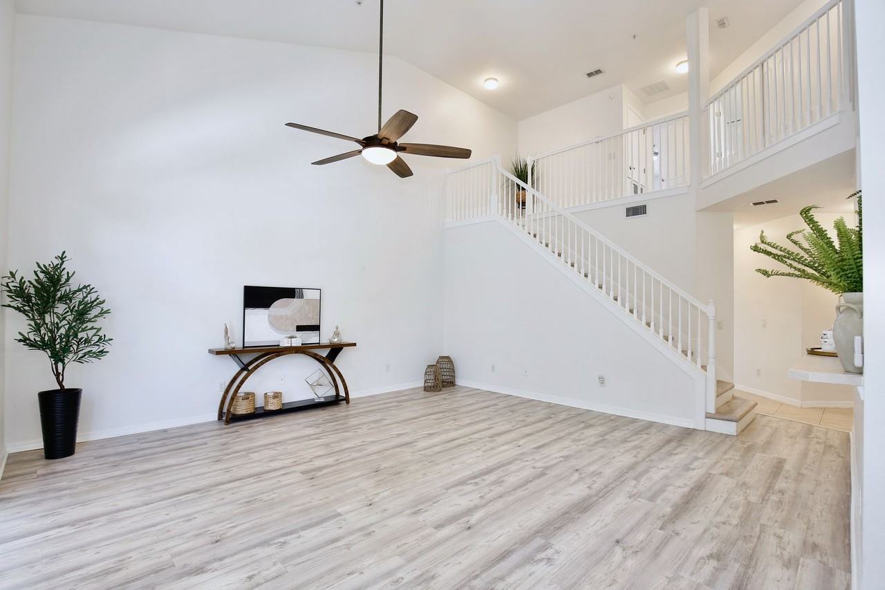 696 Seabrook Ct #202 - Photo 7 of 34