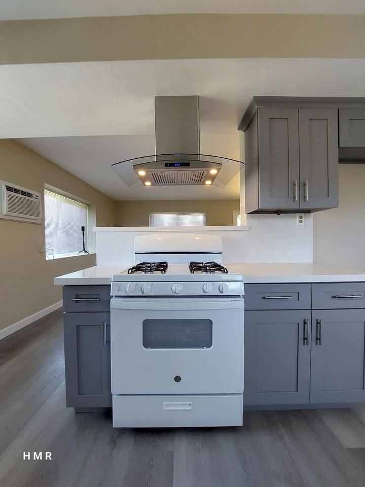 5386 Kingsley St - Photo 7 of 17