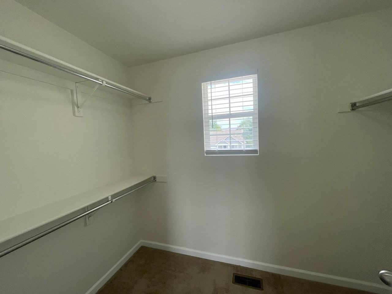 2238 Dogwood Dr - Photo 7 of 21