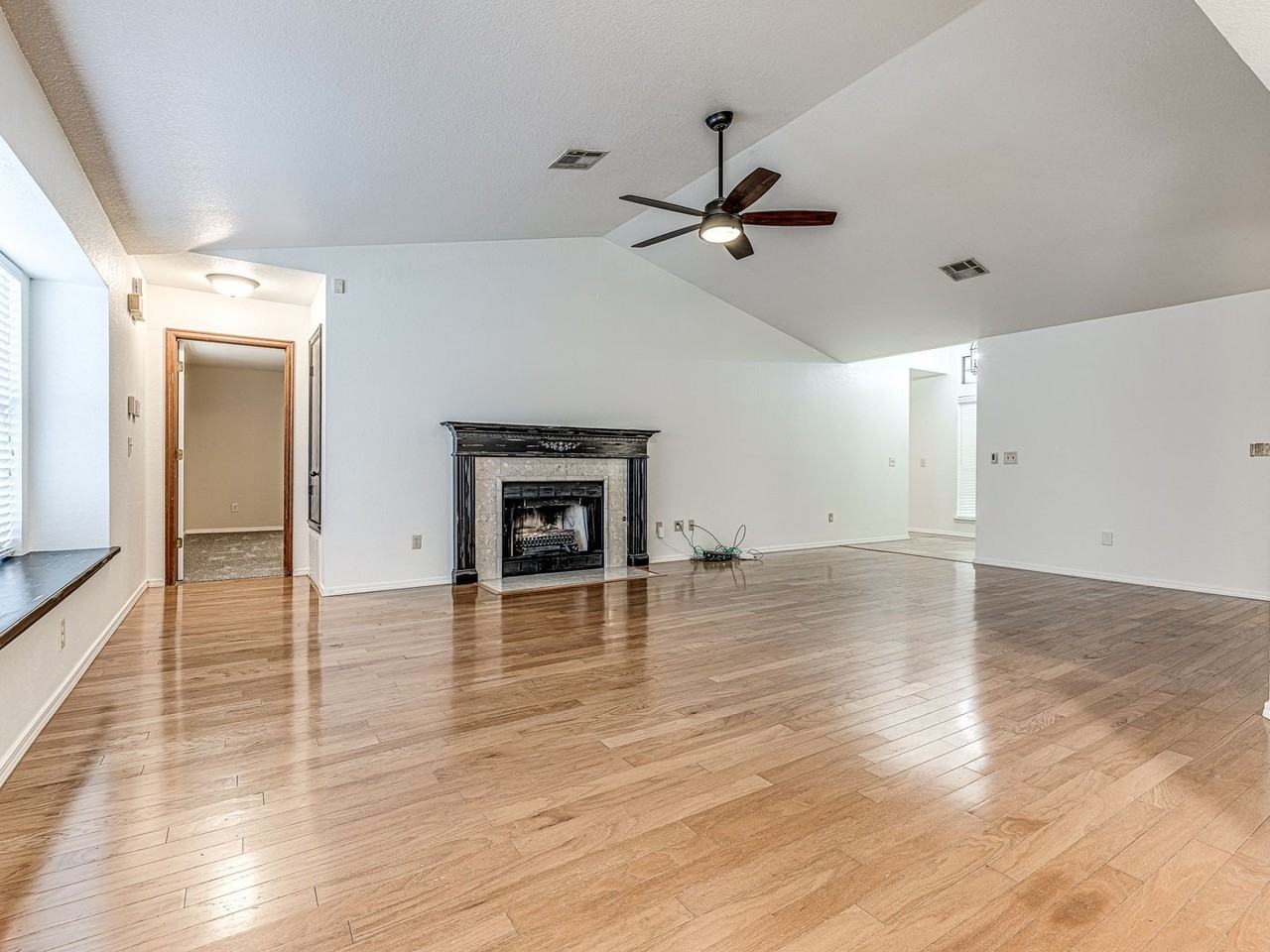 508 Old Bugle Rd - Photo 3 of 28