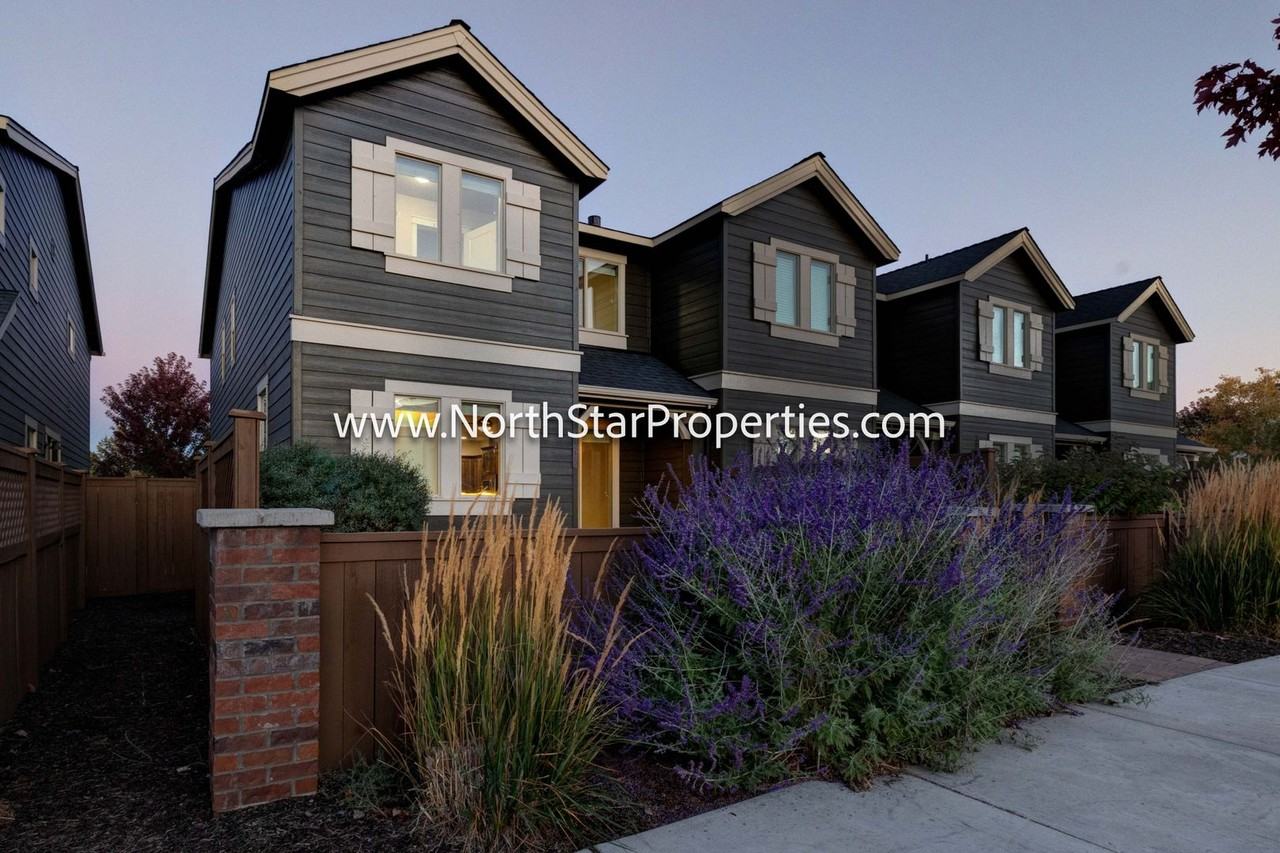20916 High Desert Ln - Photo 2 of 23