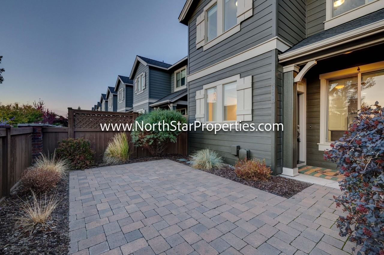 20916 High Desert Ln - Photo 3 of 23